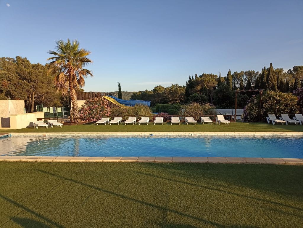 Camping avec piscine à Narbonne - Camping le Pinada