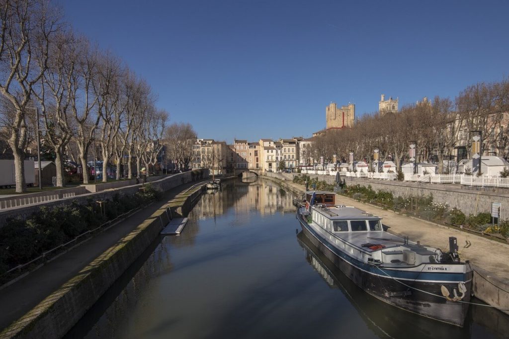 Canal à Narbonne - Camping le Pinada